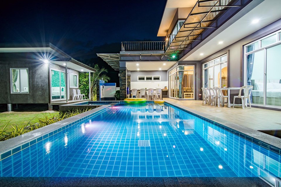 HR 5005 บ้านภูผา คาราโอเกะ โต๊ะพูล