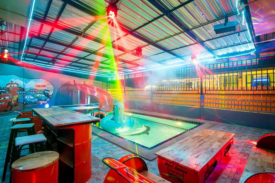 HR4017 บ้านพักเรซซิ่ง ชะอำ