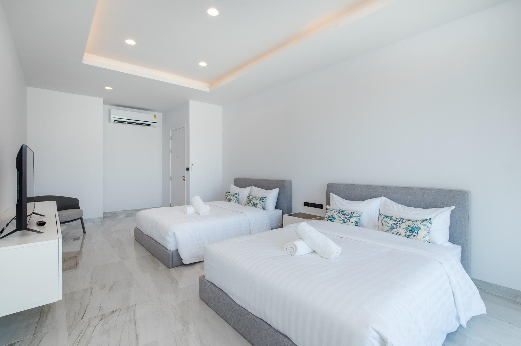 HR15066 บ้านพักติดทะเลหัวหิน The Casa Rocca Beach Villa HuaHin