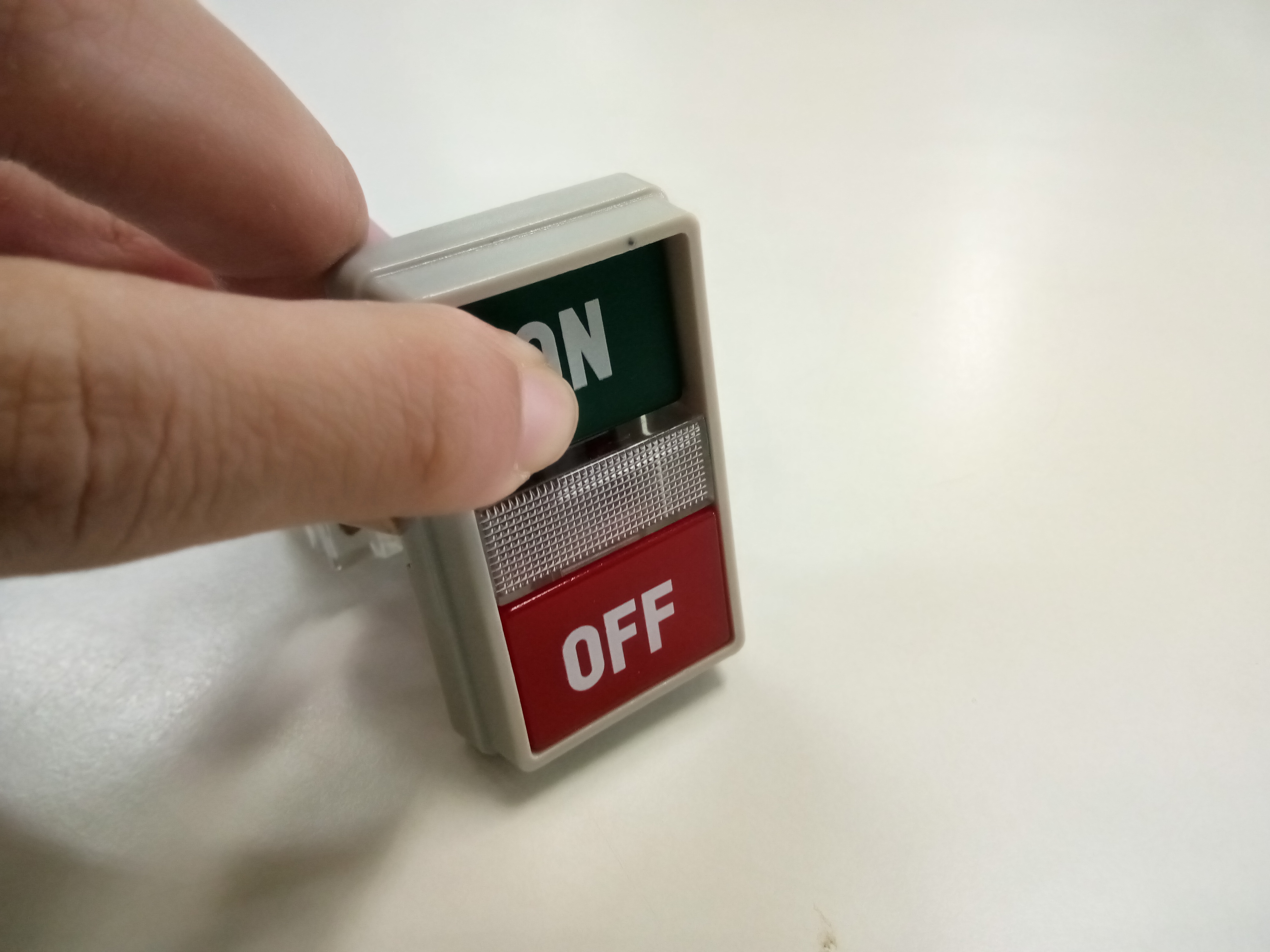 ปุ่มกด Push Button Switch มีแลมป์ 1NO+1NC TEND สวิตซ์กดปิดเปิด รู 22/25 mm