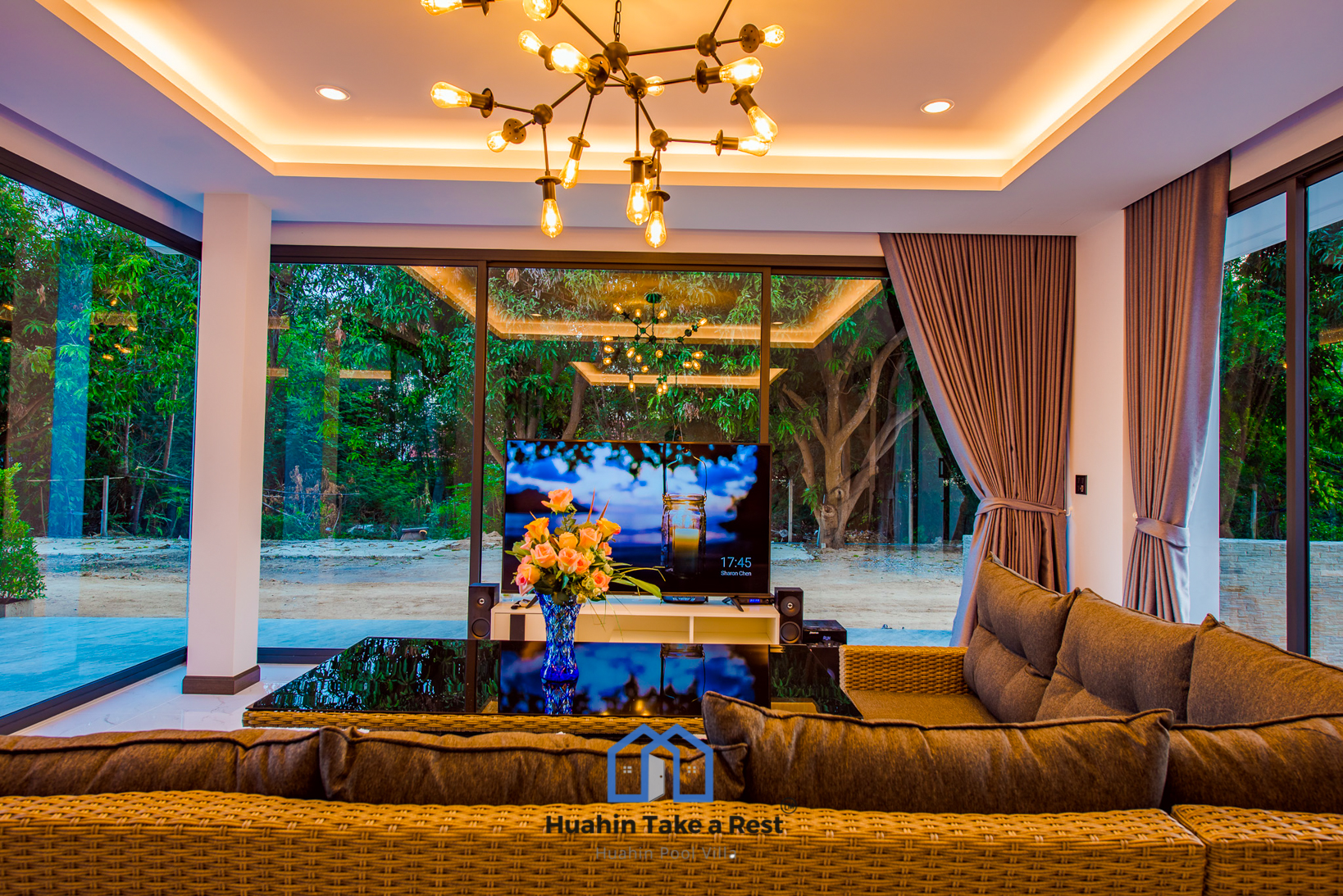 HR15039 บ้านพักติดทะเลหัวหิน The Premium Beach Villa Hua Hin
