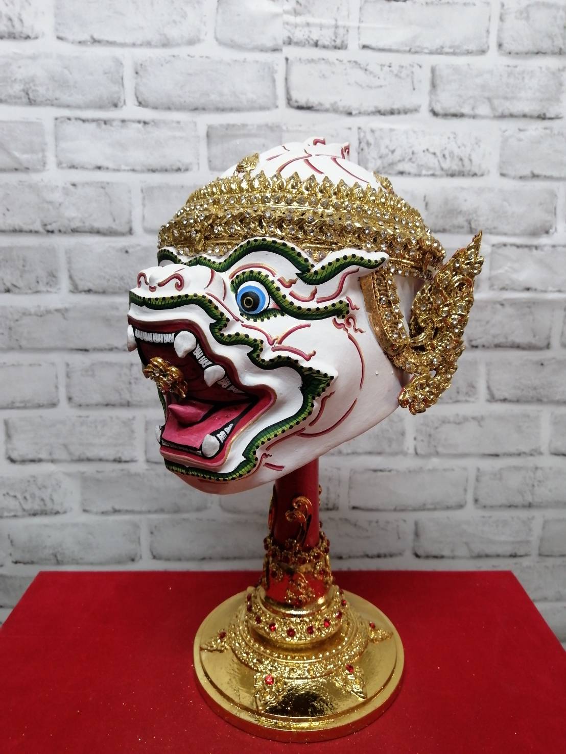 หนุมาน ขนาดผลส้มโอ (งานกระดาษ) เกรดพรีเมี่ยม พร้อมฐานปิดทองประดับเพชร