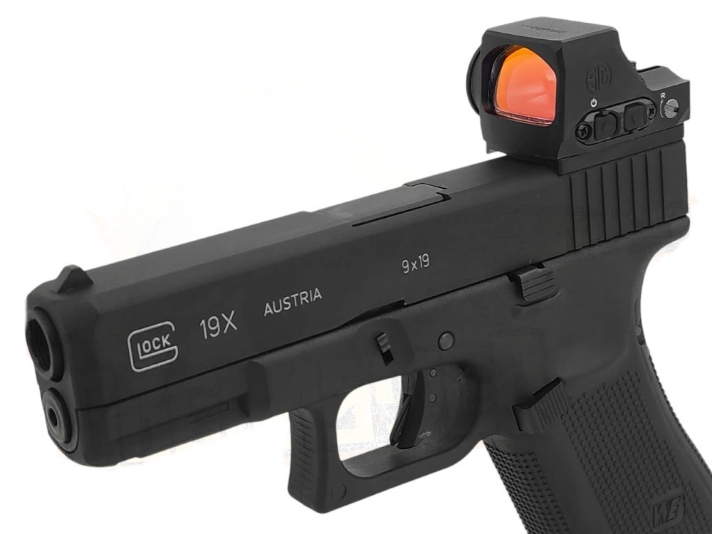 New. Red Dot Sig Sauer ROMEO-X Compact งานเกรด AAA Full Marking (Scale 1:1) ทนแรงรีคอยน์ปืน GBB ได้ สามารถติดตั้งบน P365 ได้โดยไม่ต้องมีเพลท จุดเล็ง สีแดง ปรับสว่างได้ 9 ระดับ ขนาดของจุดแดงคือ 2 MOA และแบบวงครอบจุดขนาด 32 MOA มีศูนย์เล็ง Fiber Optic ให้ใน