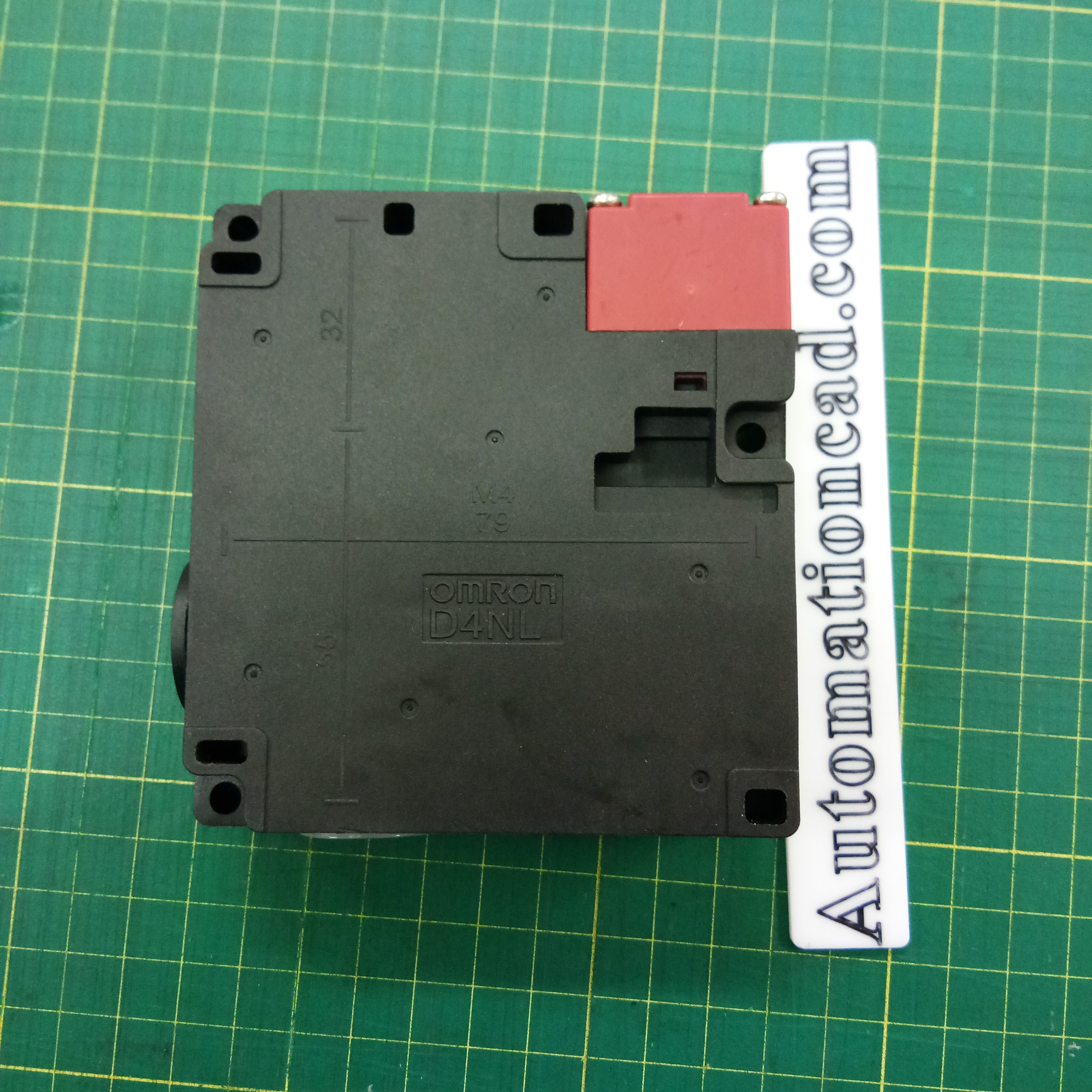 Safety Door Switch OMRON สวิตช์ประตูนิรภัย รุ่น D4NL-2GFG-Z-F