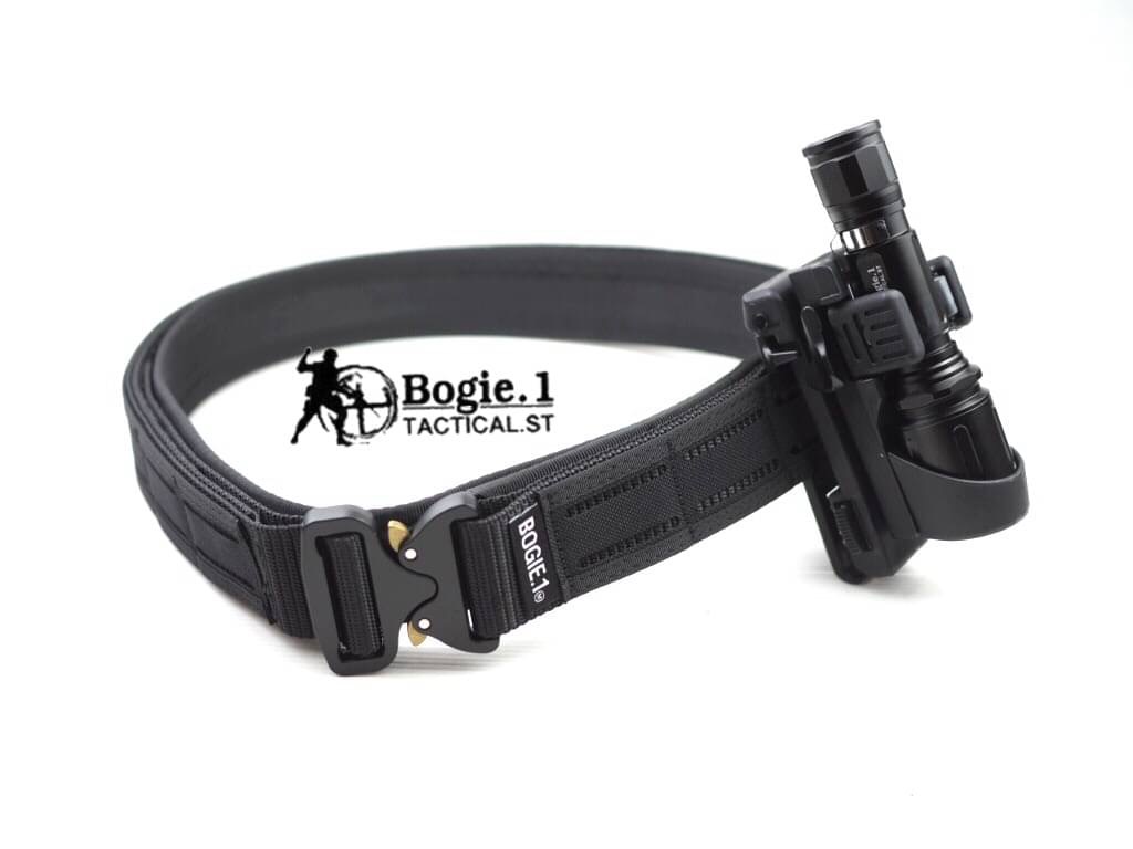 New. Bogie1 ซองไฟฉายโพลิเมอร์ รุ่น Lock 360 มีตัวล็อก แน่นกริ๊บ ไฟฉายไม่ร่วงหล่น หมุนปรับระดับได้ 360 องศา ร้อยเข็มขัดได้ทุกขนาด (ปรับขนาดได้) ร้อยกระเป๋า / ติดเสื้อเกราะ ได้