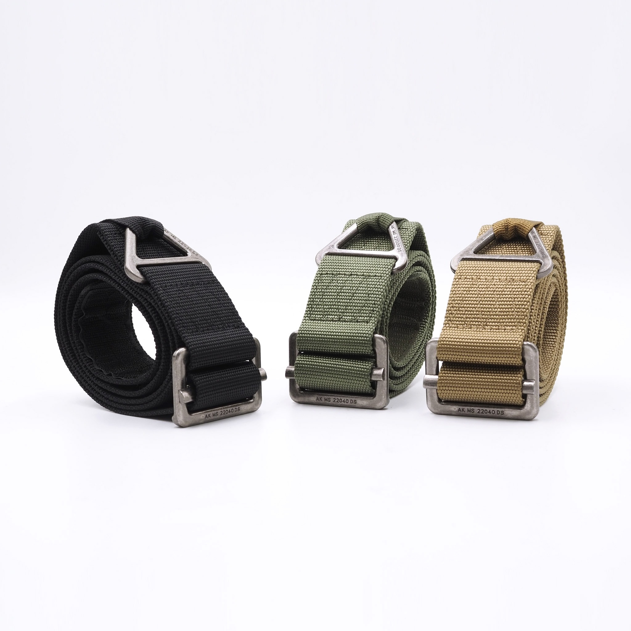 New. เข็มขัด Tactical Belt C-1 #คุณสมบัติ -ผลิตจากวัสดุ Nylon แท้ 100% ทนทาน แข็งแรง -เข็มขัดยุทธวิธี ขี่มอเตอร์ไซค์ ปืนเขา ฯลฯ -คล่องแคล่วทุกการเคลื่อนไหว -สะดวกในการใช้งาน -เพิ่มความมั่งใจในทุกภารกิจ -ความกล้อง 1.7 นิ้ว -ไซส์ M = ความยาว 110 CM. -ไซส์ L