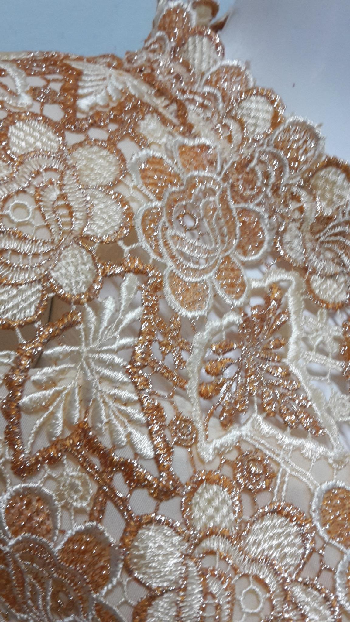 เสื้อลูกไม้สีทอง เสื้อผ้าไทยสีทองน่ารัก จับแมทเสื้อผ้าได้ง่ายทั้งกางเกง กางเกง หรือผ้าถุงไทย