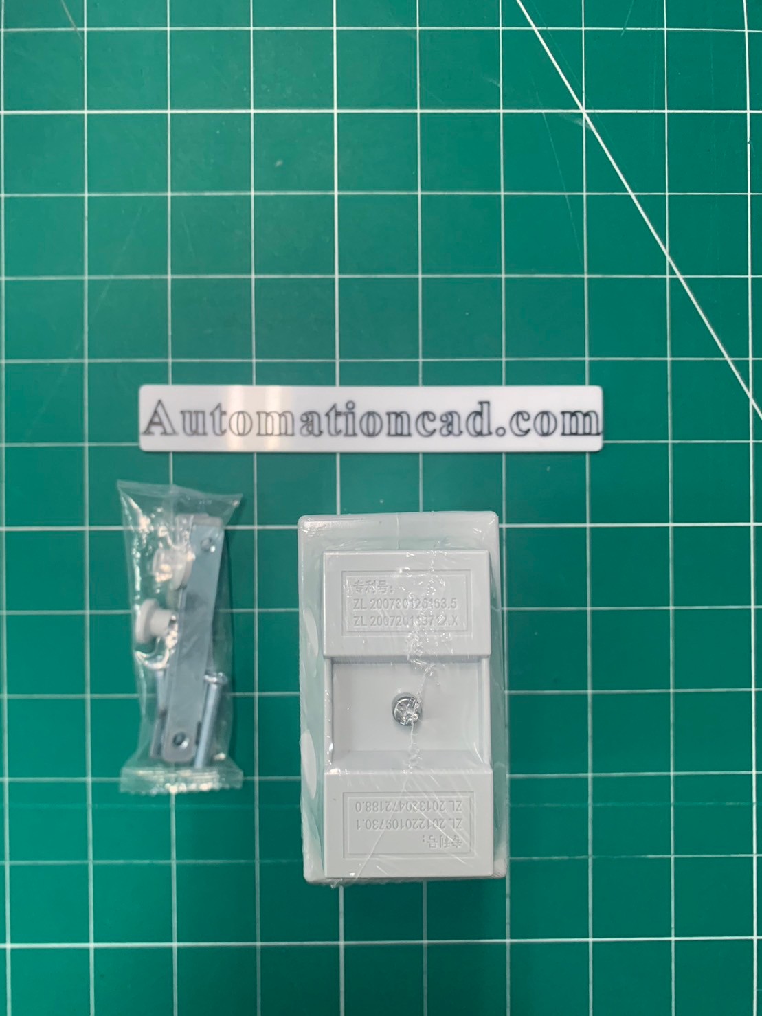 หม้อแปลงกระแสไฟฟ้า CT 100/5A CHINT BH-0.66 30IB Class 0.5 Current Transformer