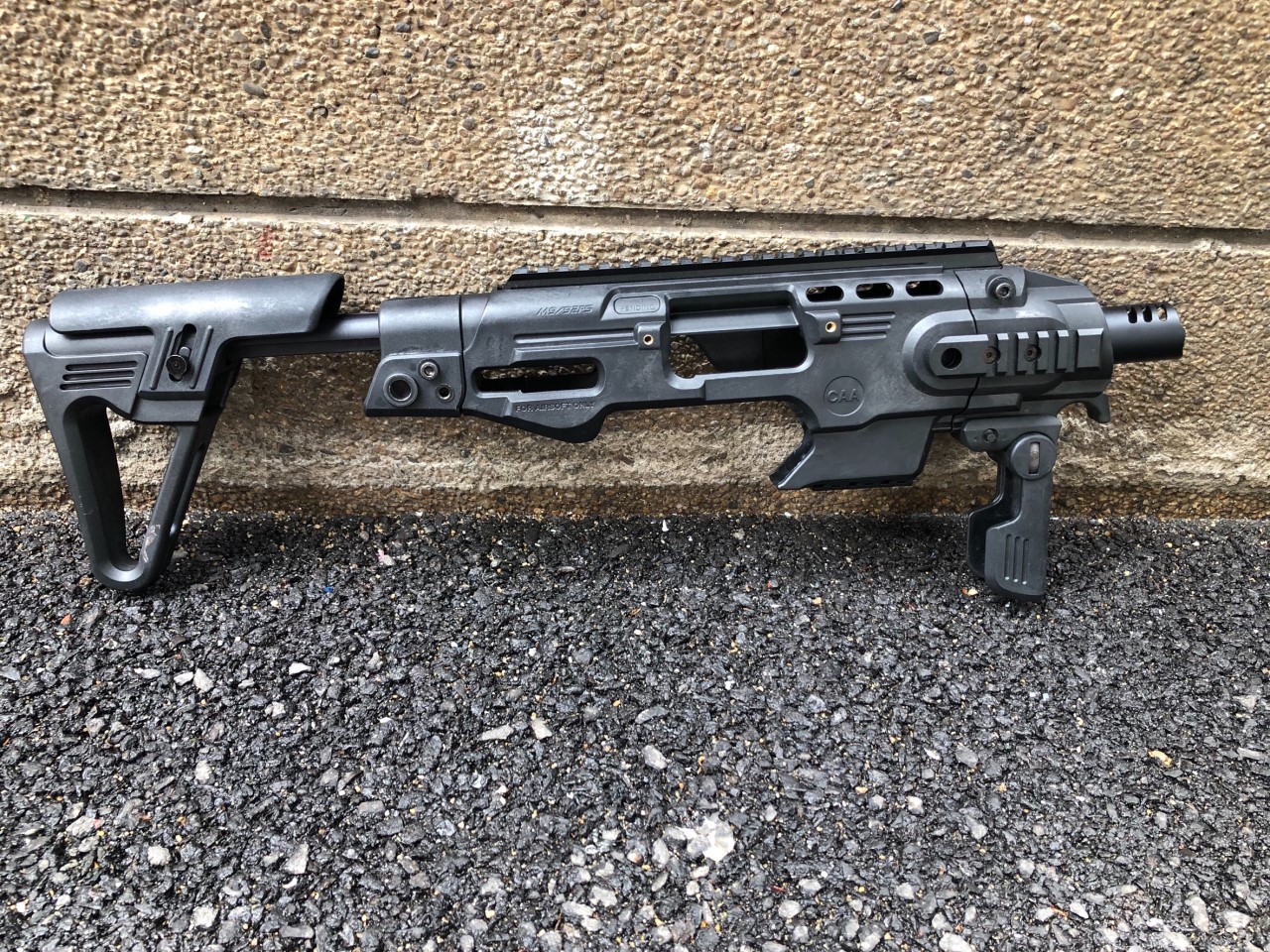 ชุดประกอบปืนสั้น Roni 92F สำหรับปืนBeretta M9/92F/M92FS/M9A1 คุณสมบัติ : #มาพร้อมกริ๊ปมือหน้าพับได้ #พานท้ายสามารถยืดหดได้