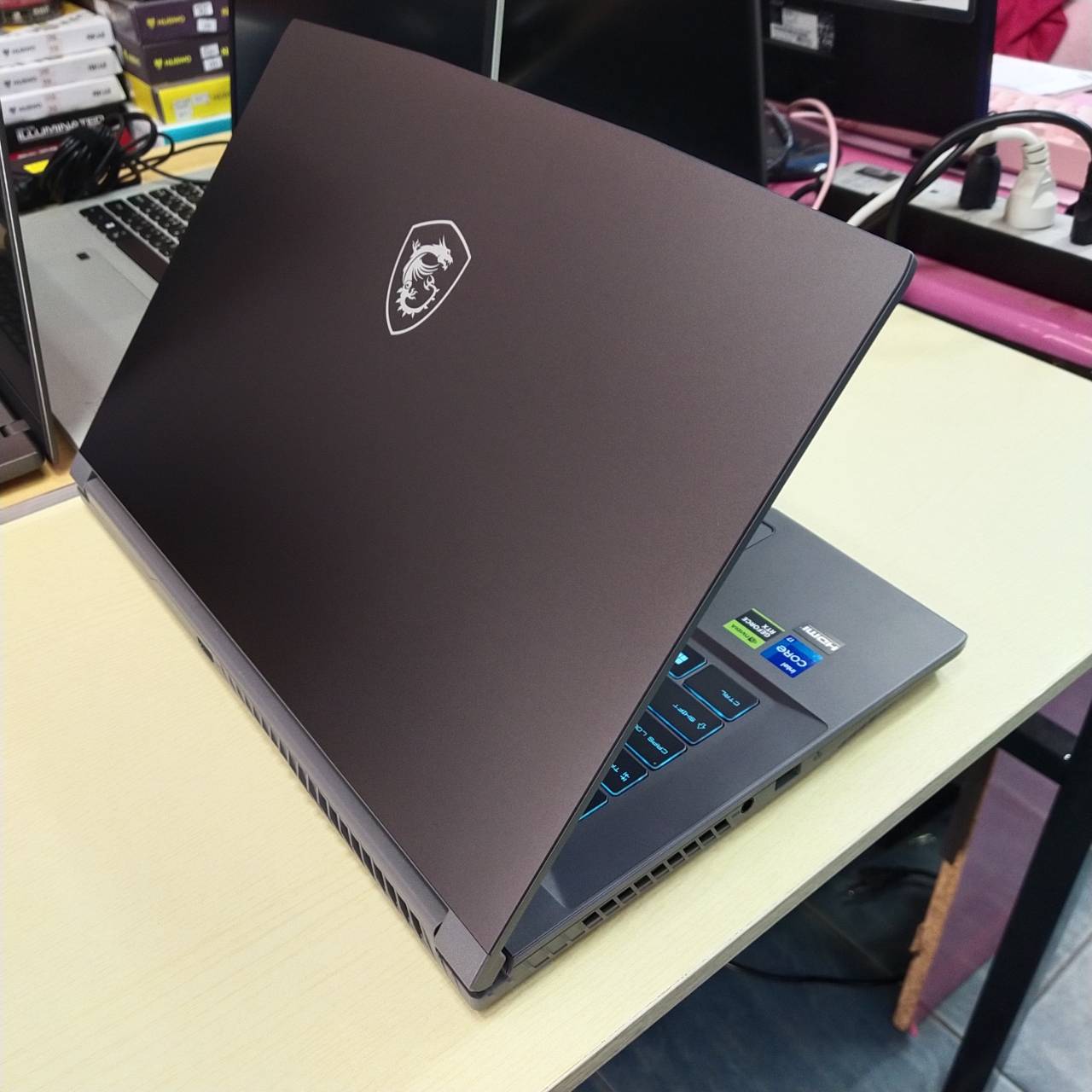 MSI THIN 15 B12UC-1887TH สภาพเครื่อง 95% (ประกันศูนย์ 30/03/2027)
