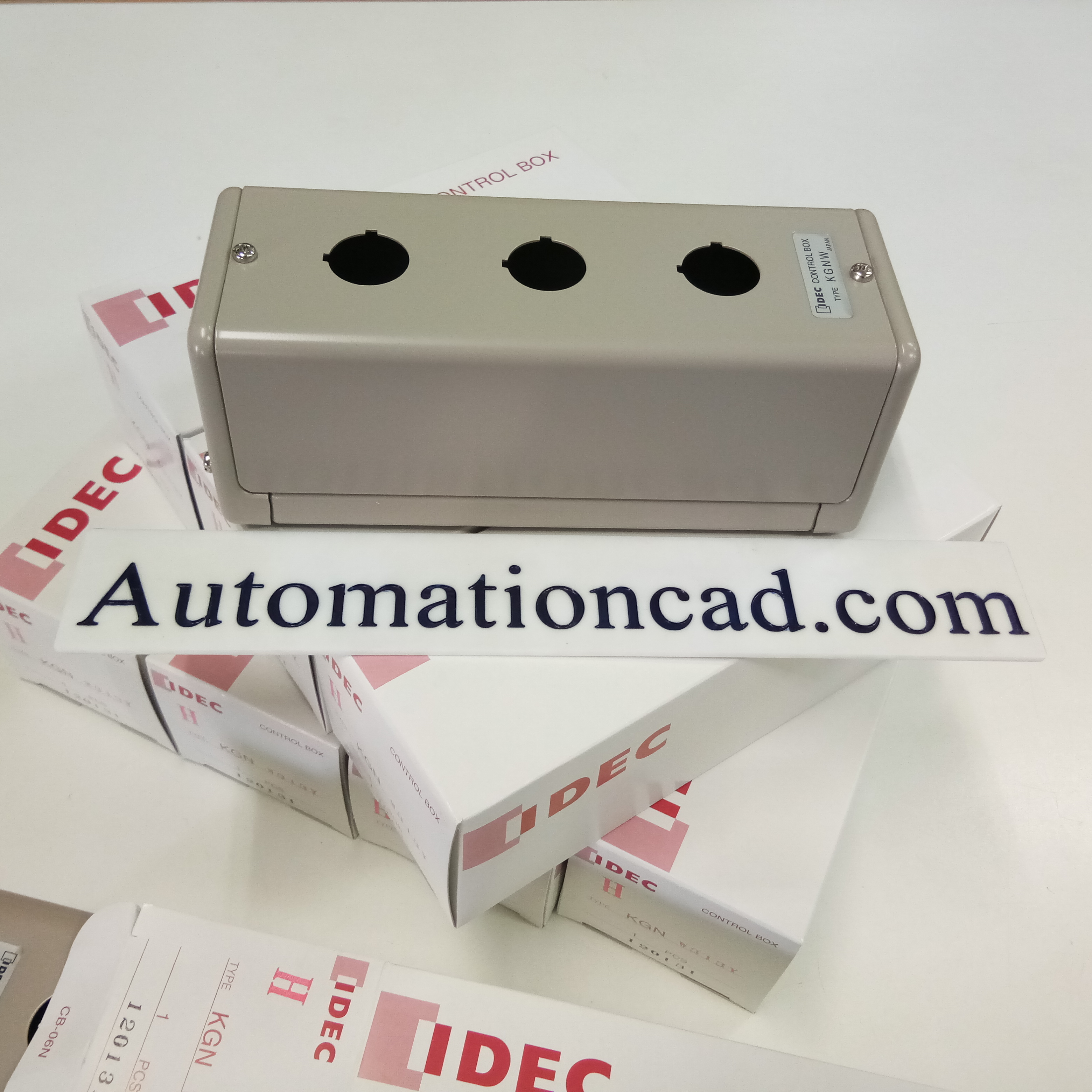 กล่องเหล็ก 3 รู Φ22mm IDEC Control Box KGN Series กล่องคอนโทรล ใส่ปุ่มกด