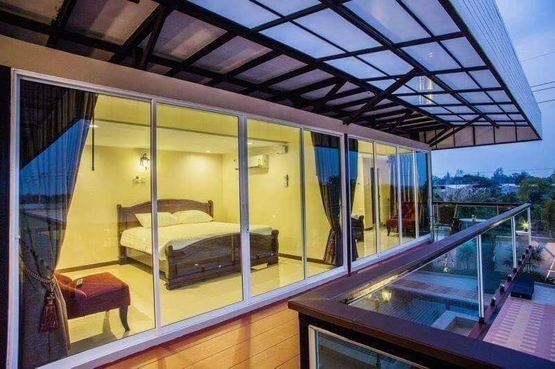 HR 10100 เดอะแกรน ชะอำ