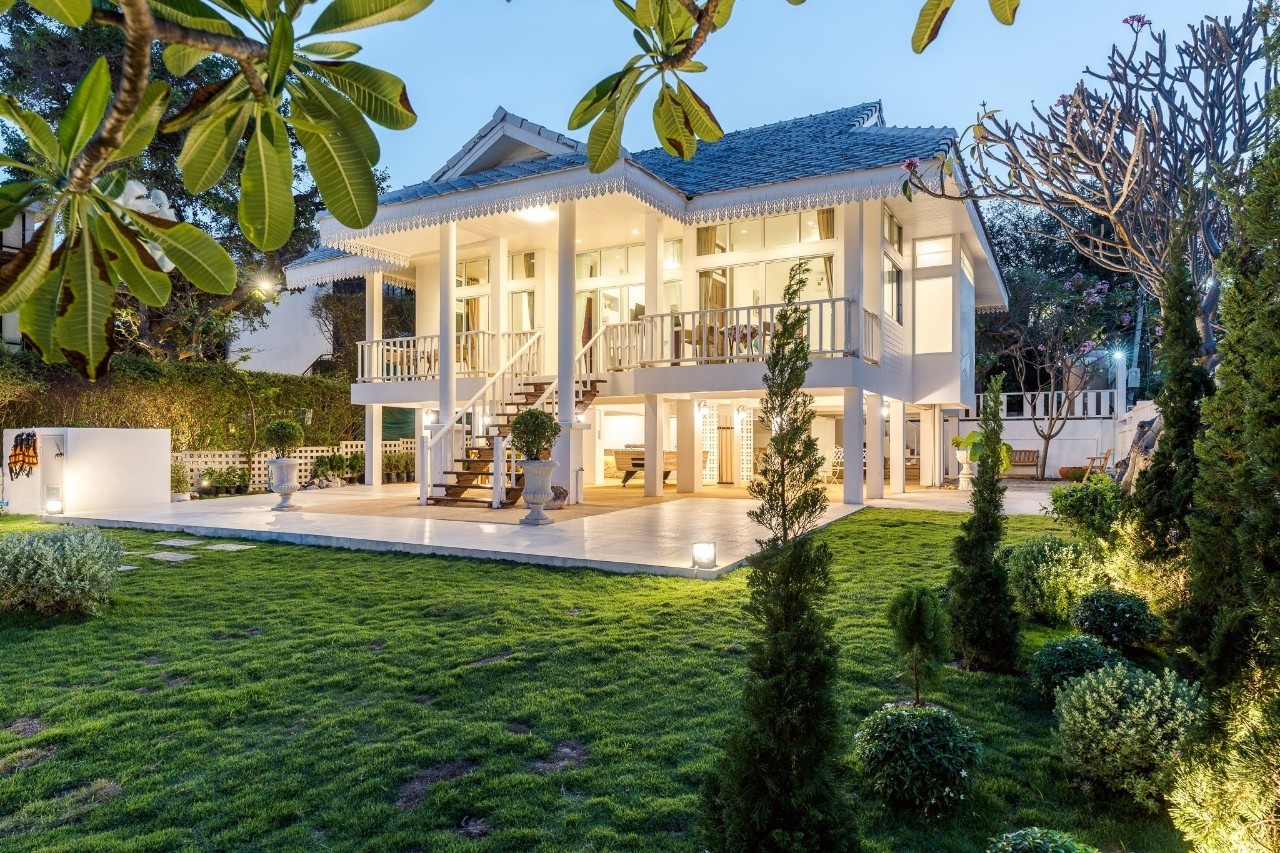 HR15076 บ้านพักติดทะเลหัวหิน The Luxe Beach Villa