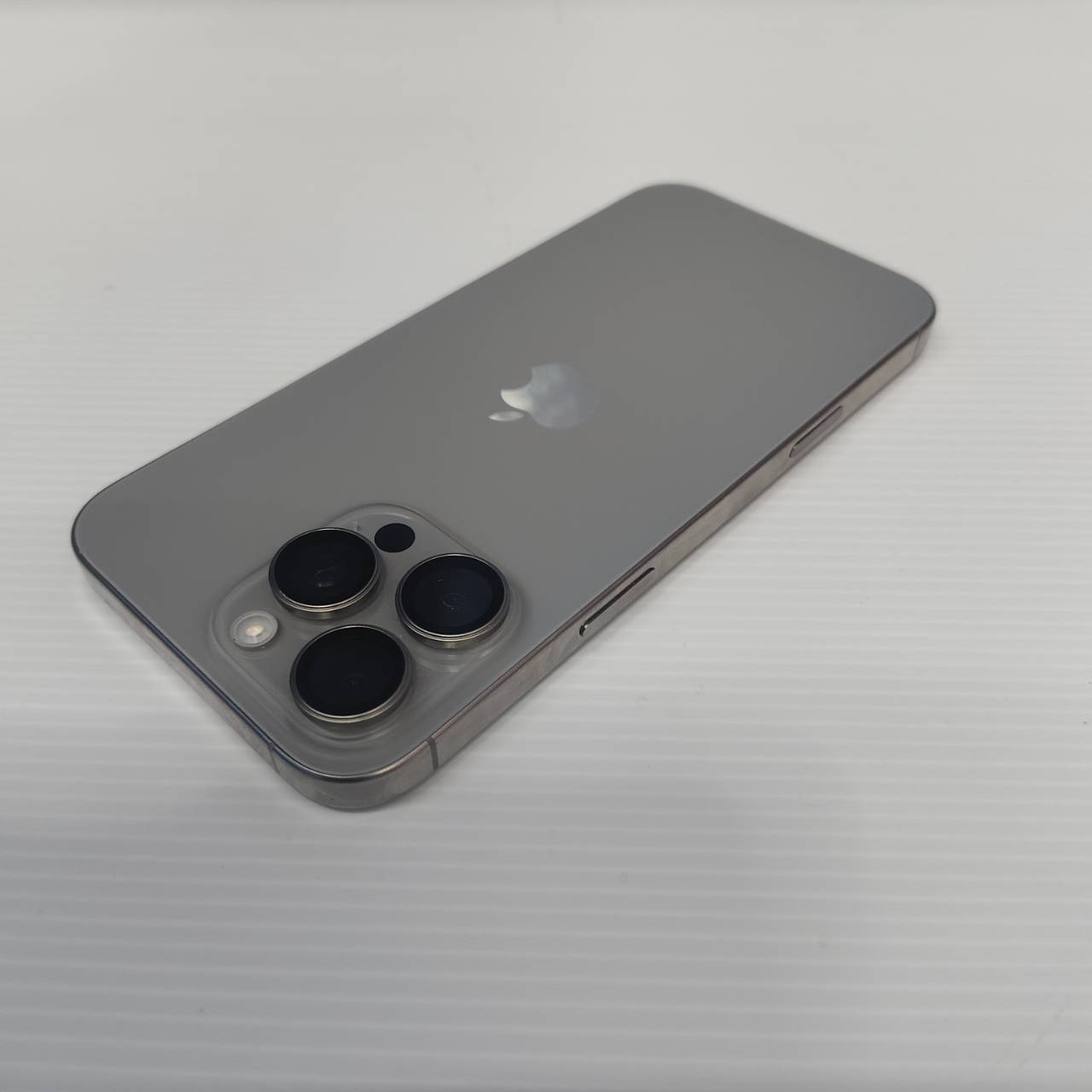 IPHONE 16 Pro Max 512 GB สุขภาพแบตเตอรี่ 94% สภาพเครื่อง 99%