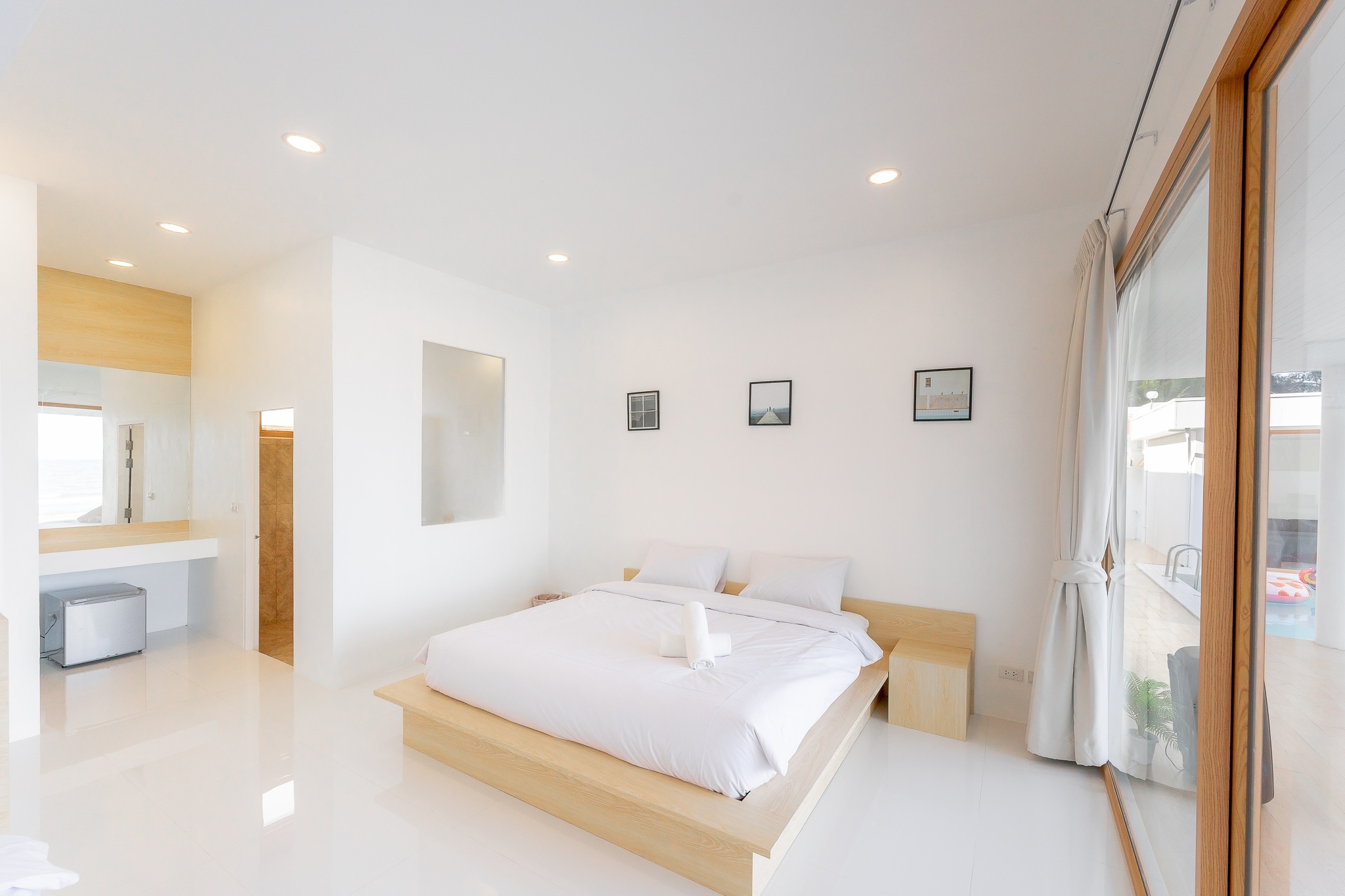 HR15057 บ้านพักติดทะเล The Rocca Beach Villa Pranburi