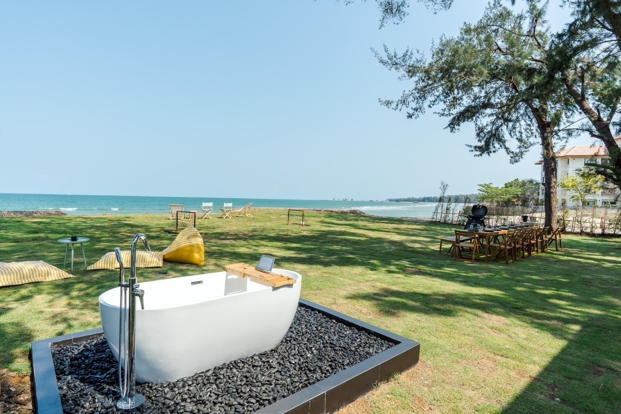 HR15080 The Bristol Beach Huahin Pool villa