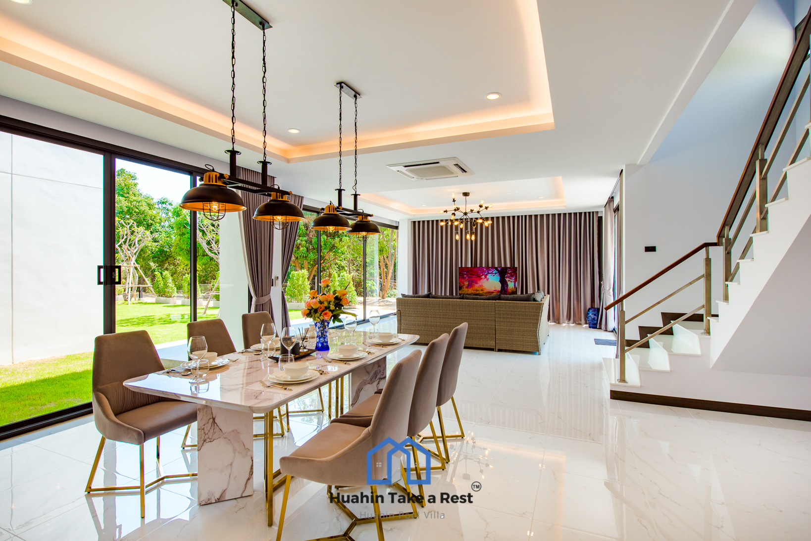 HR15039 บ้านพักติดทะเลหัวหิน The Premium Beach Villa Hua Hin