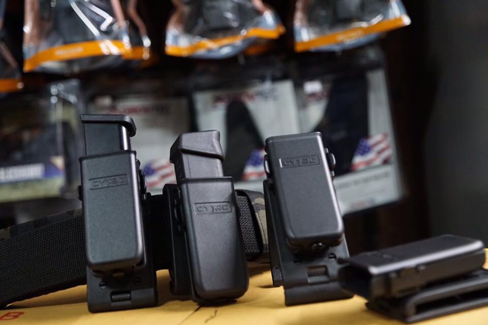 https://youtu.be/VsWr5B01xGQ New.เปิดตัวสินค้าใหม่ ซองใส่แม็กกาซีนเดี่ยว Cytac ใส่แม็กกาซีนปืนสั้นได้ทุกรุ่น ราคาพิเศษ 850 บาท Ems 100 บาท