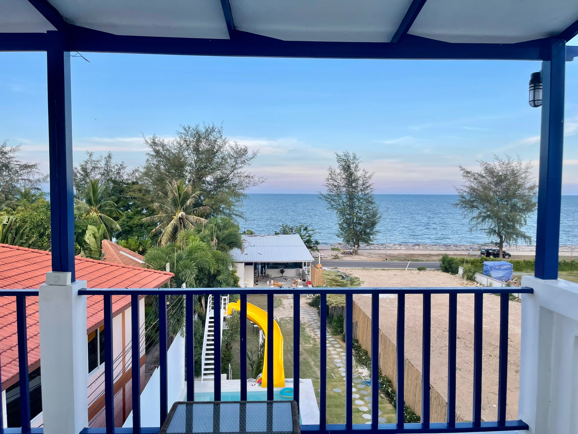 HR15047 บ้านพักติดทะเล The Zarento beach