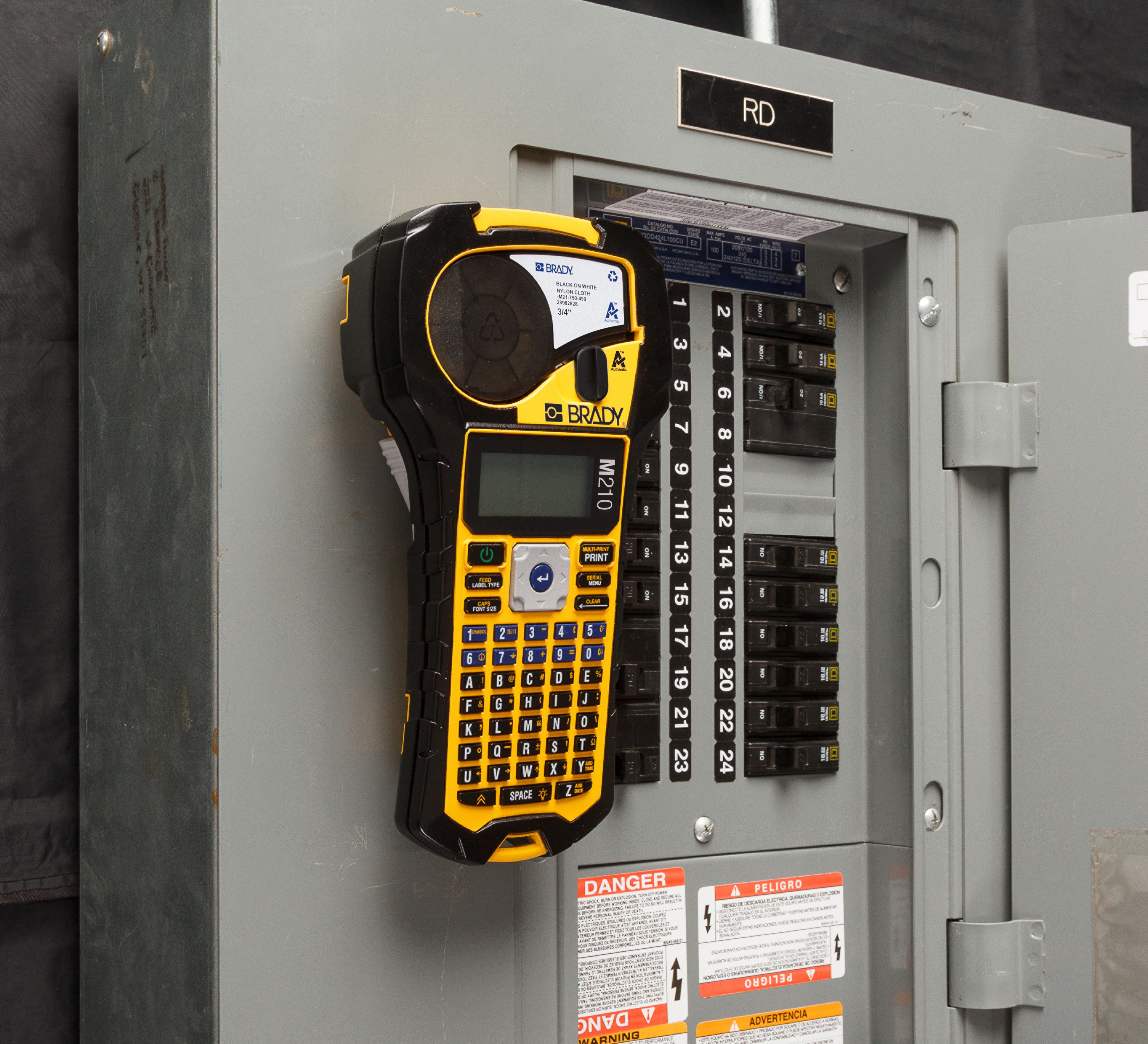 เครื่องพิมพ์สติ๊กเกอร์ BRADY M210 - BRADY LABEL PRINTER