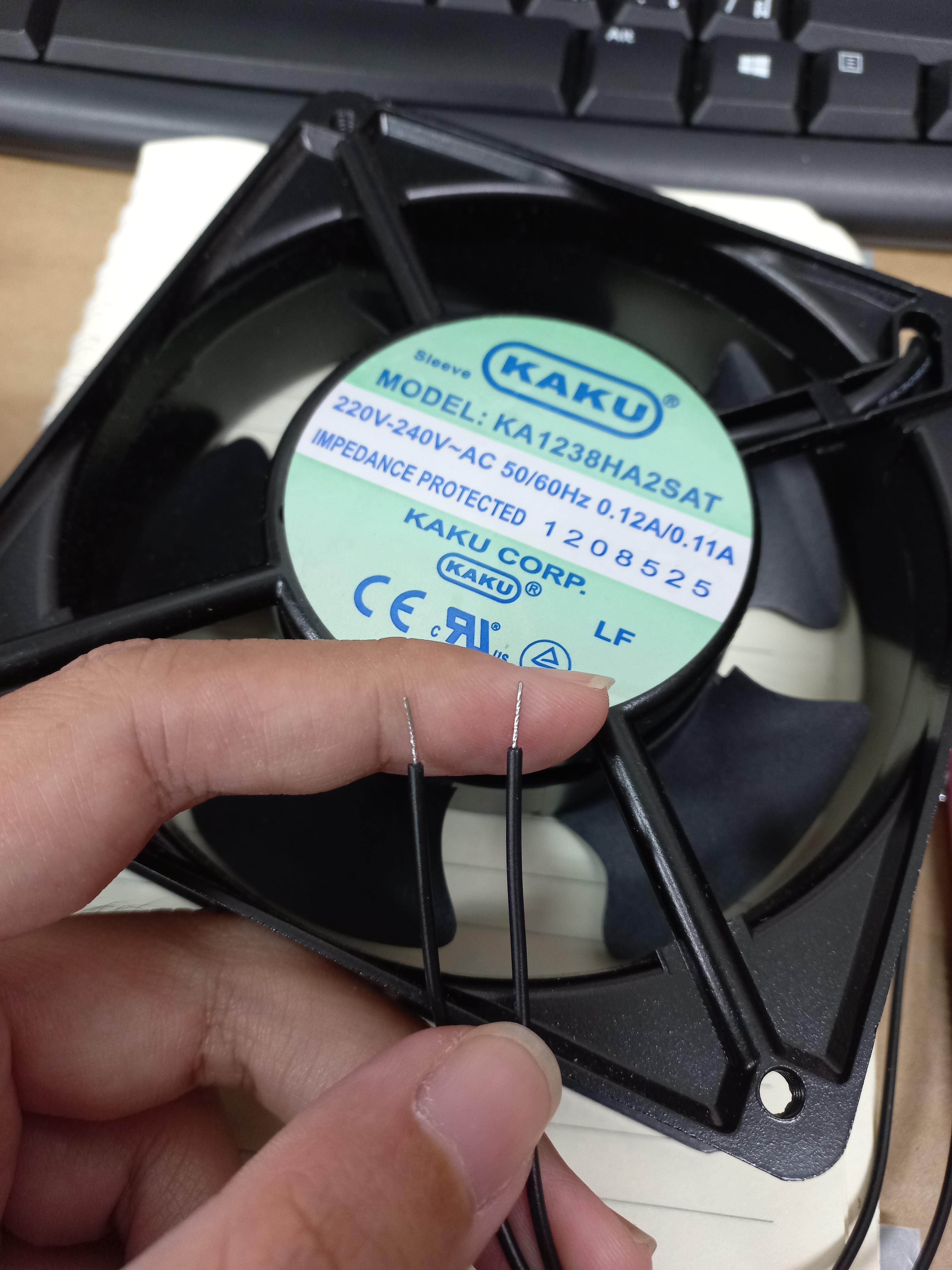 พัดลมระบายอากาศ KAKU ขนาด 4.5 นิ้ว 220-240VAC ลูกปืนแบบ Sleeve