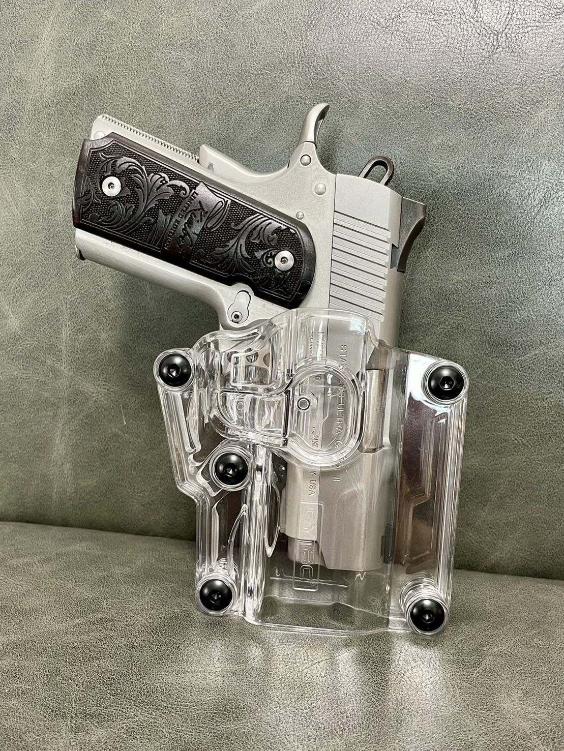 New. ซอง Megafit แบบใส ( Transparent Cytac Mega-Fit Holster ) -ซองปืนที่ออกแบบมาให้สามารถใช้งานได้หลากหลายรุ่น (ตามตารางแนบ) เช่น Glock , Sig Sauer, CZ , Beretta, Ruger , S&W, Walther, Colt, Taurus และอื่นๆ -ผลิตจากวัสดุ Polymer ชนิดใส -ซองถูกออกแบบให้ปลด