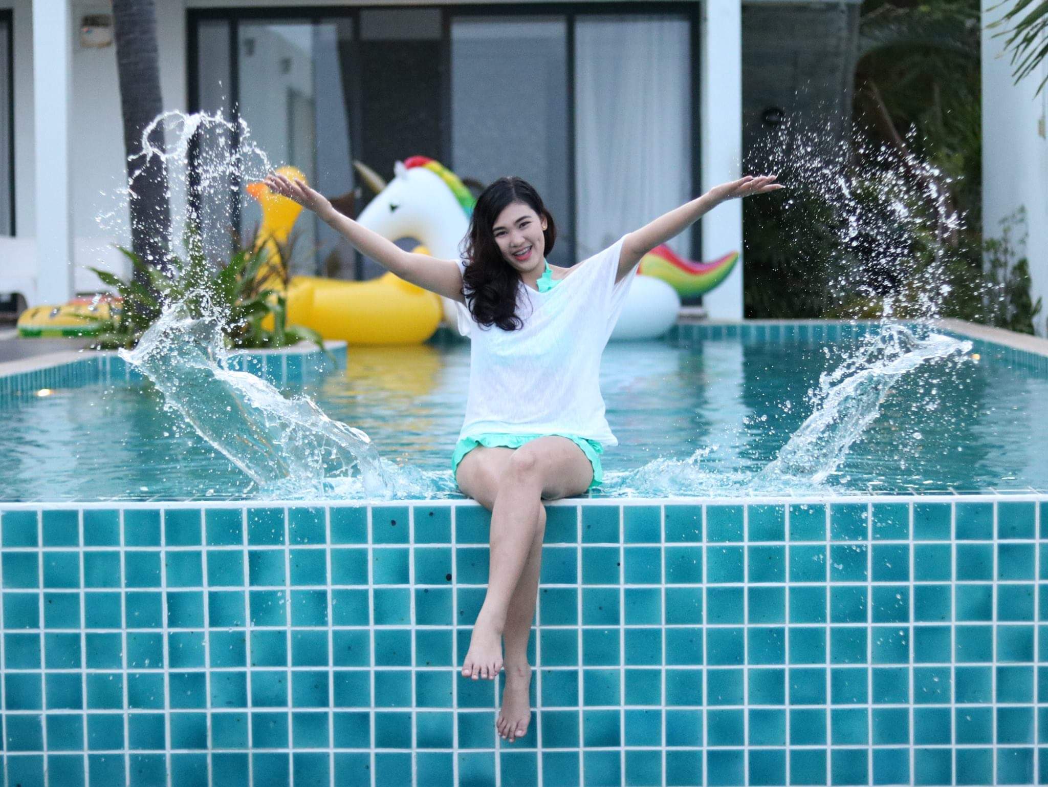 HR15008 บ้านพักติดทะเล โมเดิร์นบีช ปราณบุรี