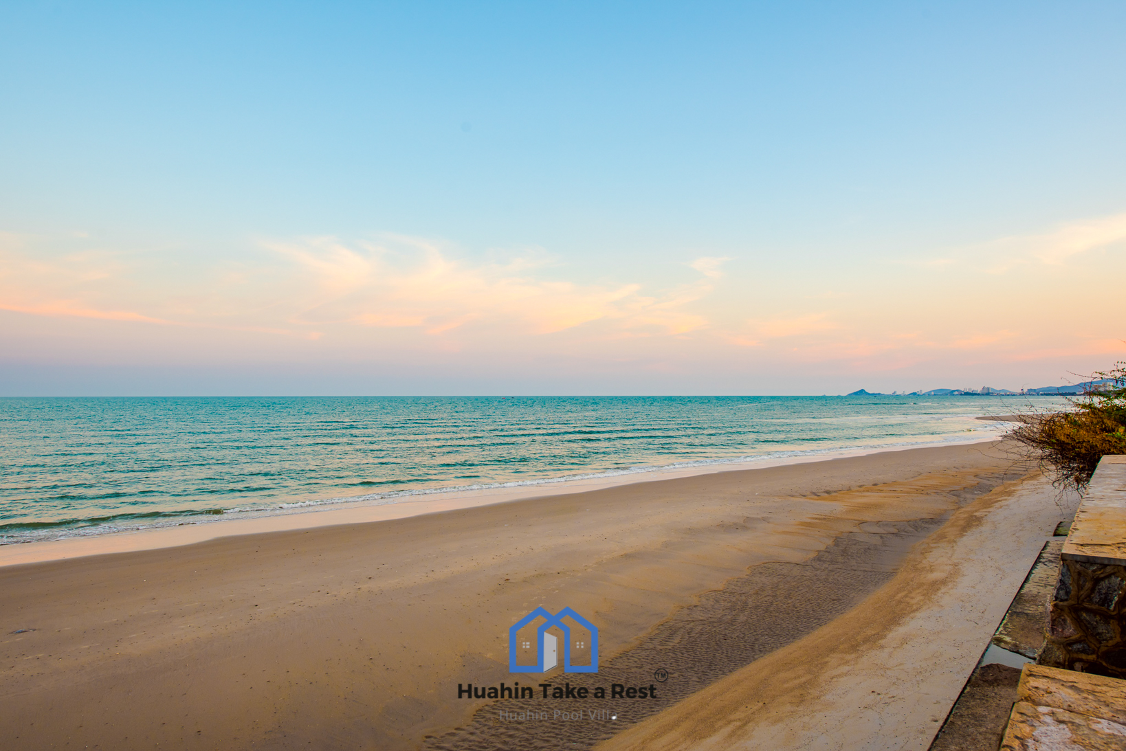 HR15039 บ้านพักติดทะเลหัวหิน The Premium Beach Villa Hua Hin