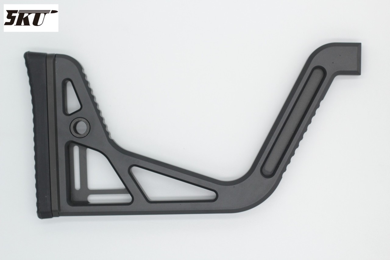 พานท้ายปืนแบบพับได้ ยี่ห้อ 5KU รุ่น Folding Visor Stock 1913 Interface (พานท้ายสำหรับหน้ากากกันแก๊สพิษ) คุณสมบัติ : #พานท้ายพับได้ที่ออกแบบมาสำหรับผู้ที่สวมใส่หน้ากากกันแก๊สพิษ สามารถประทับเล็งปืนได้สะดวกยิ่งขึ้น #ผลิตจากอลูมิเนียม #น้ำหนักเบา #ทนทาน #ติด