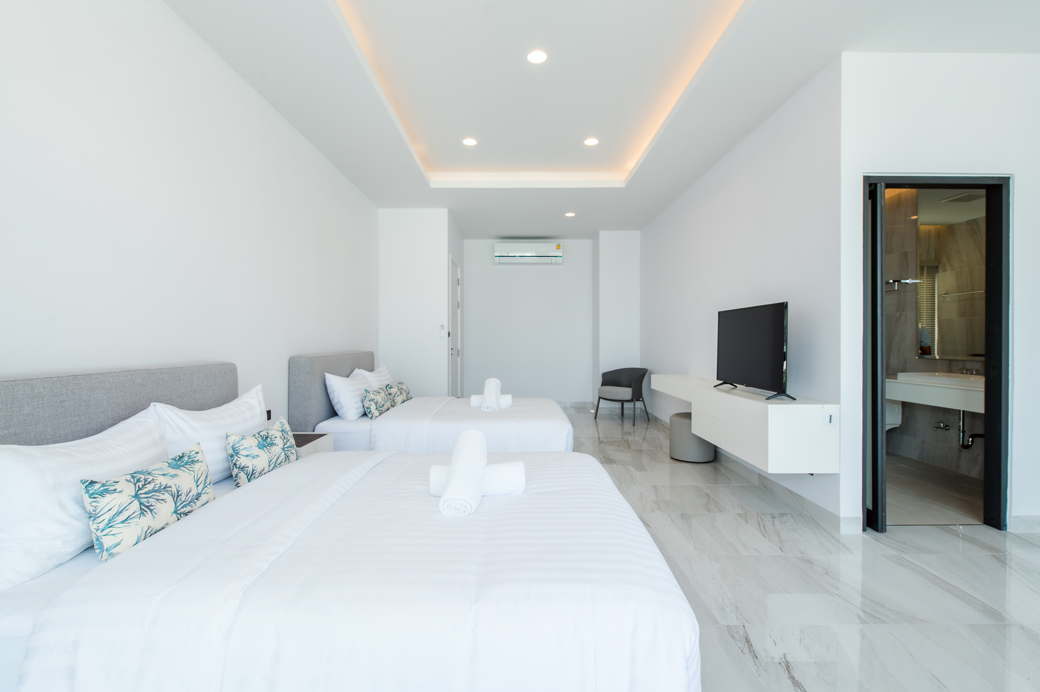 HR15066 บ้านพักติดทะเลหัวหิน The Casa Rocca Beach Villa HuaHin