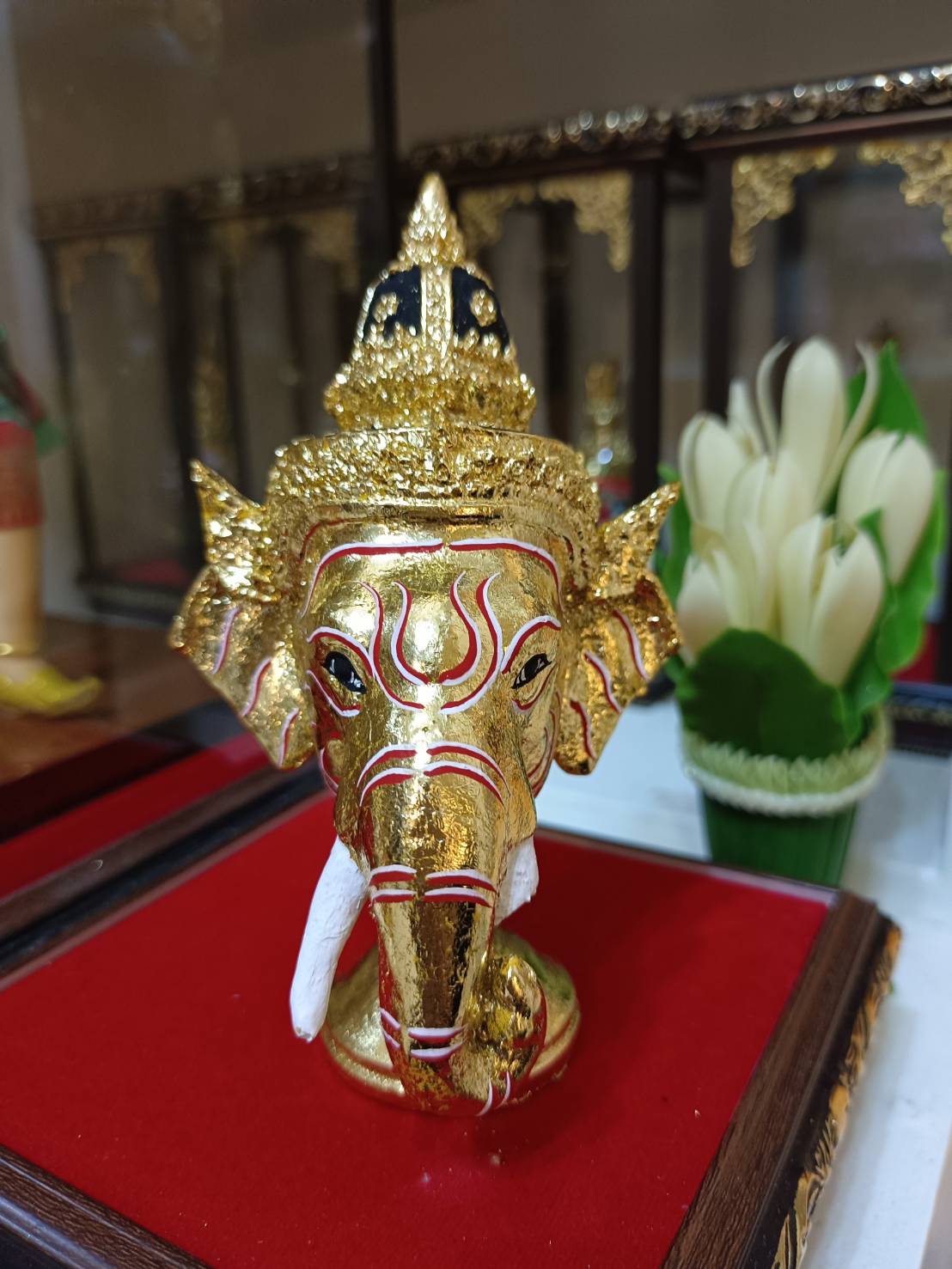 พระพิฆเนศ ขนาดจิ๋ว (ทอง) ตั้งหน้ารถ (พรีเมี่ยม) พร้อมฐานปิดทอง (เรซิ่น)