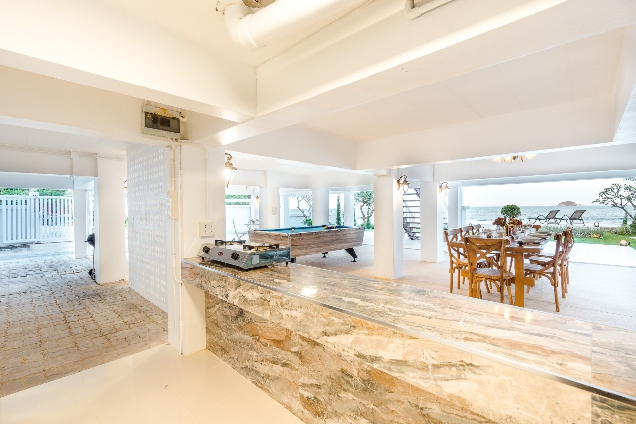 HR15076 บ้านพักติดทะเลหัวหิน The Luxe Beach Villa