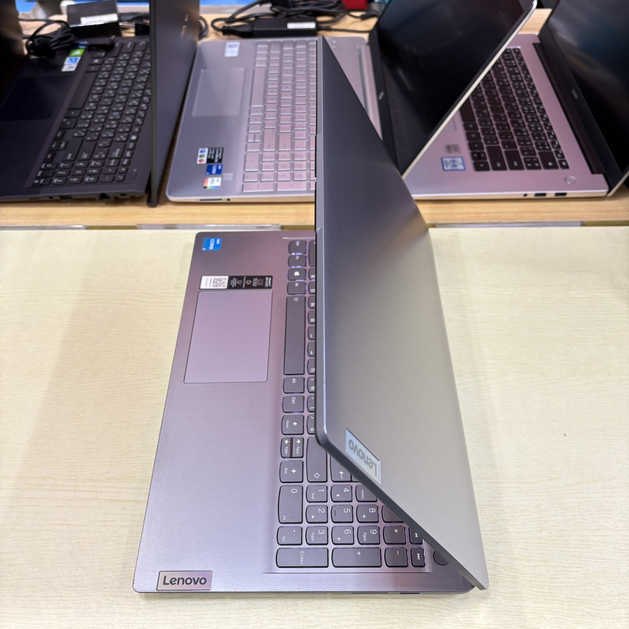 LENOVO IDEAPAD 3 15ITL6 82H800J9TA ติดฟิล์มกันรอยหน้าจอแล้ว สภาพเครื่อง 85%