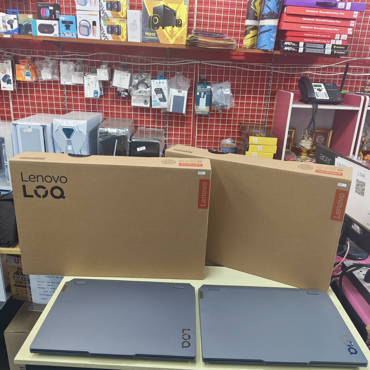 Notebook Lenovo LOQ 15ARP9 83JC003MTA เครื่องใหม่ หลุดจำนำไม่ผ่านการใช้งาน นอนกล่องอย่างเดียวเครื่องติดฟิล์มหน้าจอแล้ว มี 2 เครื่อง ประกันศูนย์ Premium Onsite 20/8/2027 ราคา 19,700 บาท