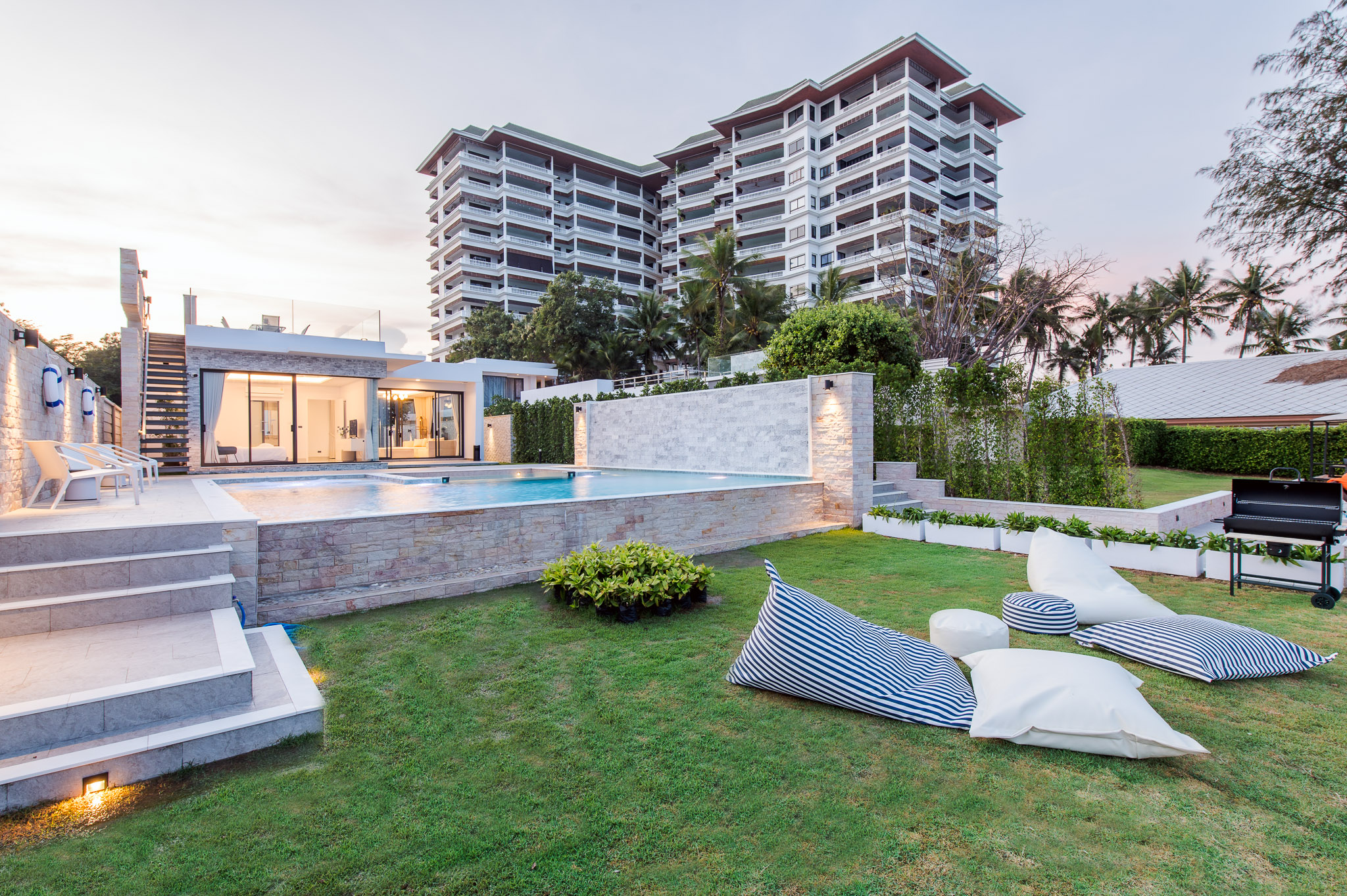 HR15066 บ้านพักติดทะเลหัวหิน The Casa Rocca Beach Villa HuaHin