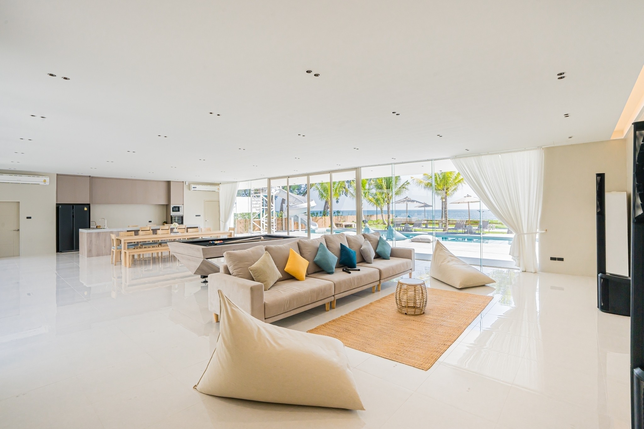 HR15083 บ้านพักติดทะเลหัวหิน The Rest Beachfront Hua Hin Pool Villa