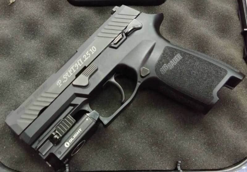New‼️‼️Olight PL-Mini ‼️🔫sig 320sp ไฟฉายติดปืนขนาด Compact กะทัดรัด ชาร์จในตัวได้ด้วยสายชาร์จแม่เหล็กในชุด แบตภายในตัว มาพร้อมขาจับแบปลดเร็ว ความสว่าง 400 Lumens และถ้าเปิดลากนานๆ จะดรอปแสงลงเหลือ 60 ลูเมนส์ ทำให้ใช้งานได้ต่อเนื่องนานถึง 1ชม. + แน