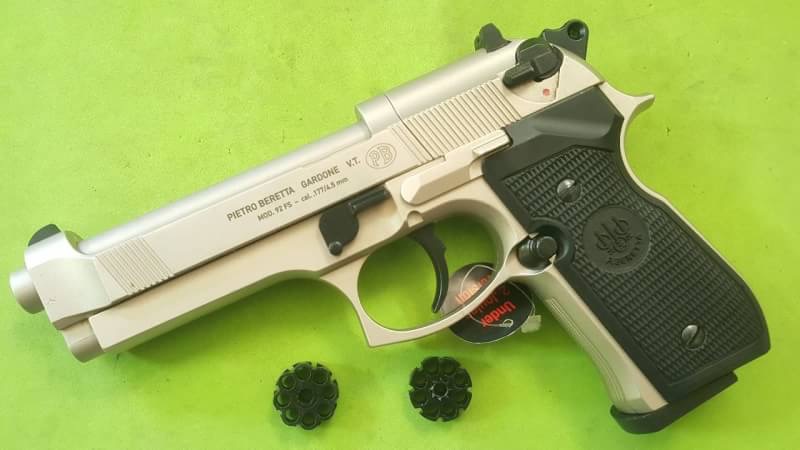 ปืนสั้นอัดแก๊สUmarex Beretta M92 FS Nickel cal.177/4.5mm. Co2 Pistol เบอร์1 ✔Licensed Italy ✔Made in Germany ✔ขนาดเบอร์ลูก Caliber 4.5mm (.177) ✔แก๊ส Power Source CO2 12gr Capsule ✔บรรจุลูก Magazine Capacity 8 Shot '