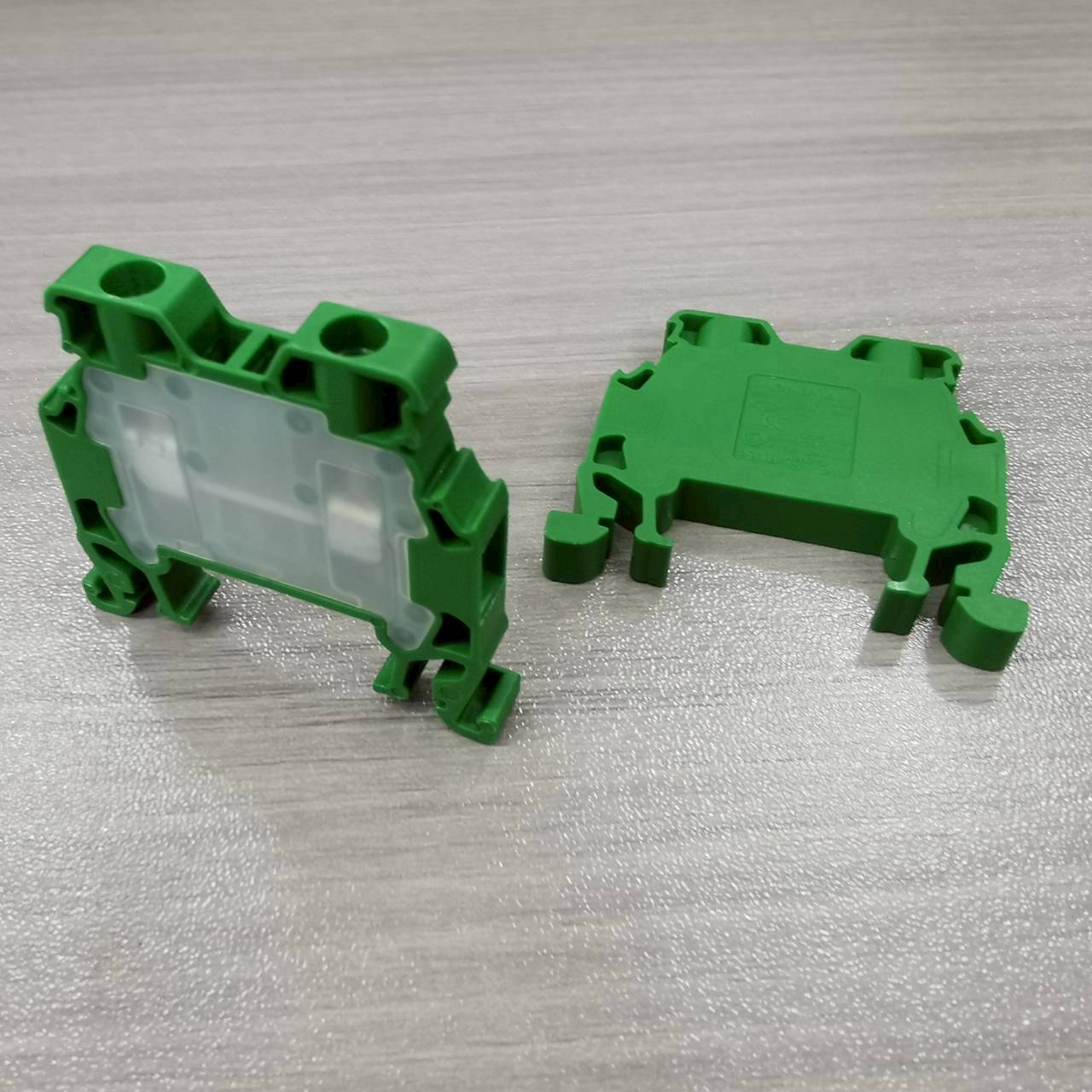 เทอร์มินอล ออนก้า 24A ใช้กับสายขนาด 2.5mm² ONKA-1019 Scewed terminal Green 1010019 MRK Series