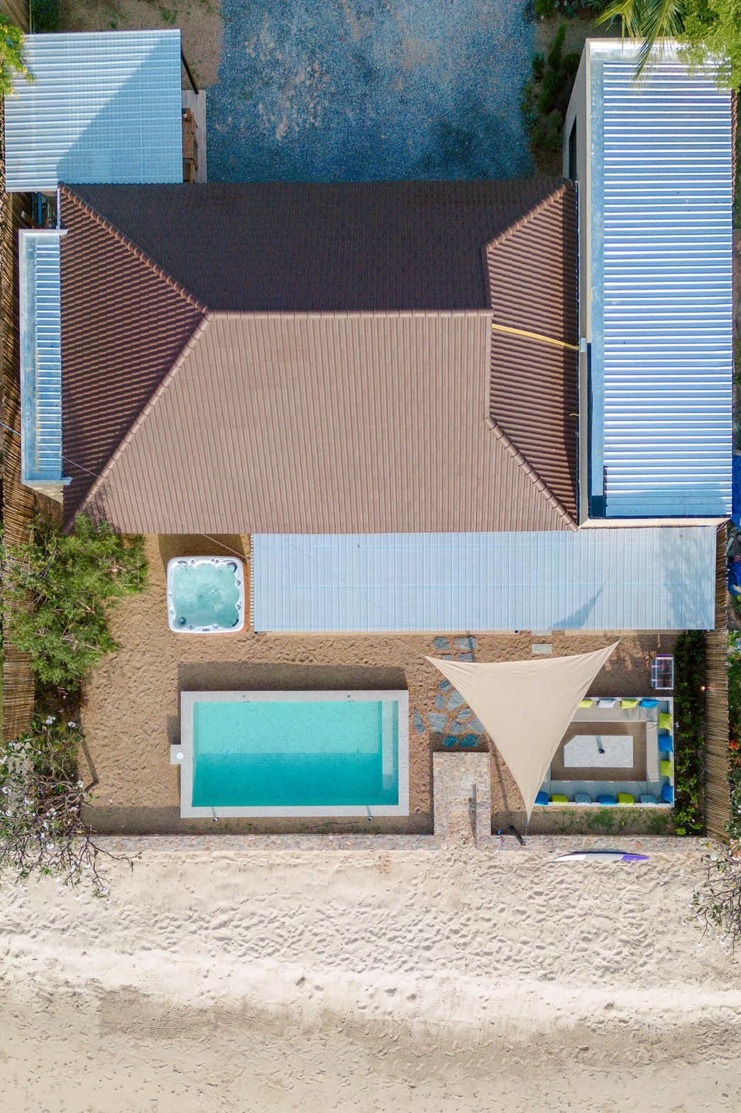 HR15055 บ้านพักติดทะเล The Coastal Vista Beach Villa