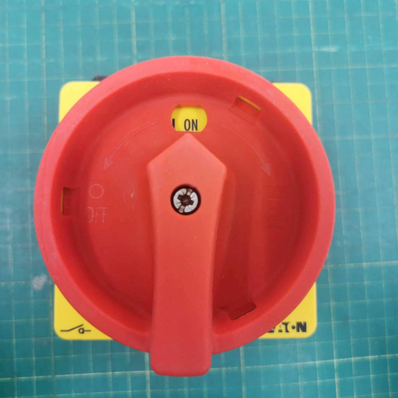 สวิตช์หลัก EATON P3-63/EA/SVB/N 63A 30kW IP65 Main Switch 3P+N Pole Flush Mount Isolator Switch