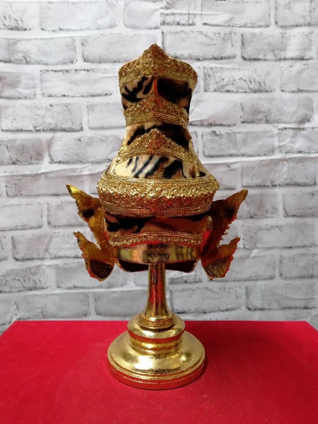 พ่อแก่ ฤาษีนารอท ขนาดผลส้มโอ พร้อมฐานปิดทอง