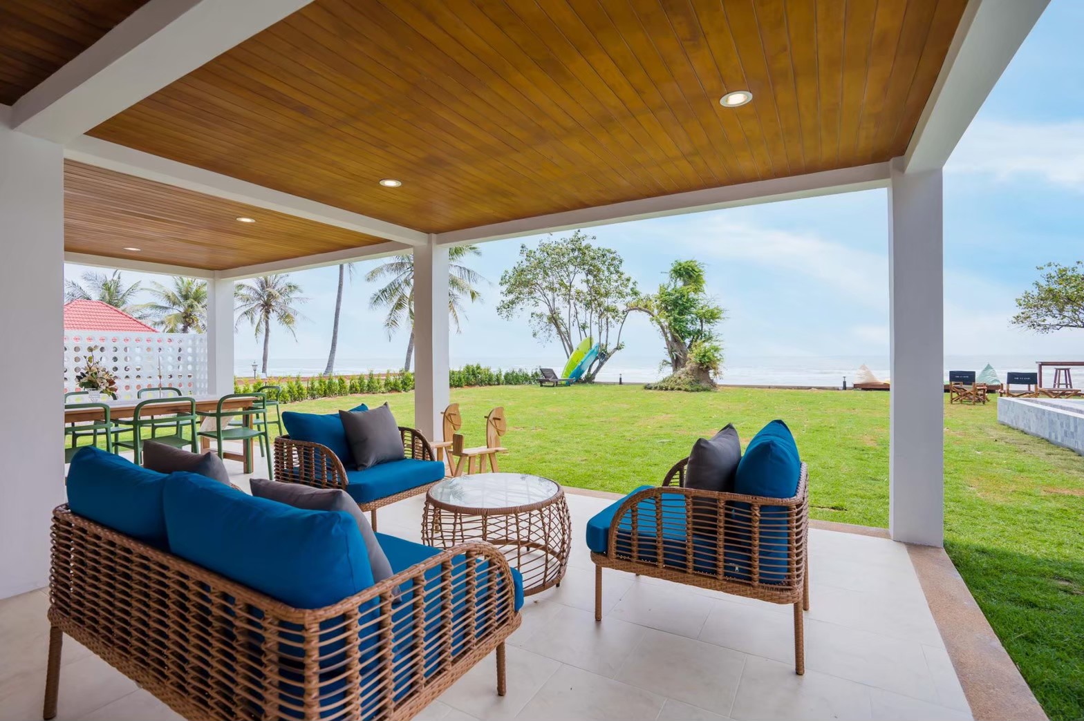 HR15050 บ้านพักติดทะเล The Century Beach Villa Cha Am