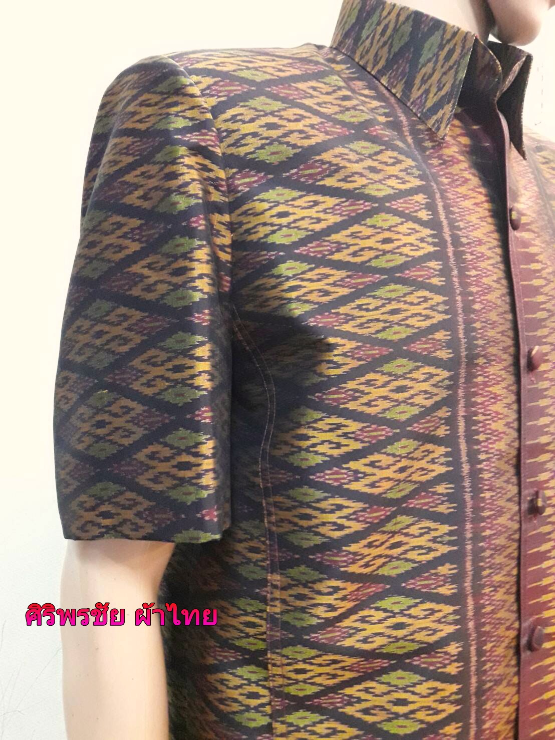 เสื้อสูทชายไหมแท้มัดหมี่ตีนแดง เสื้อสูทชายไหมแท้ สูทผ้าไทยชาย ซาฟารีผ้าไหมชาย สูทผ้าไหมมัดหมี่แท้สีแดงเลือดนกทอมือ5 สี