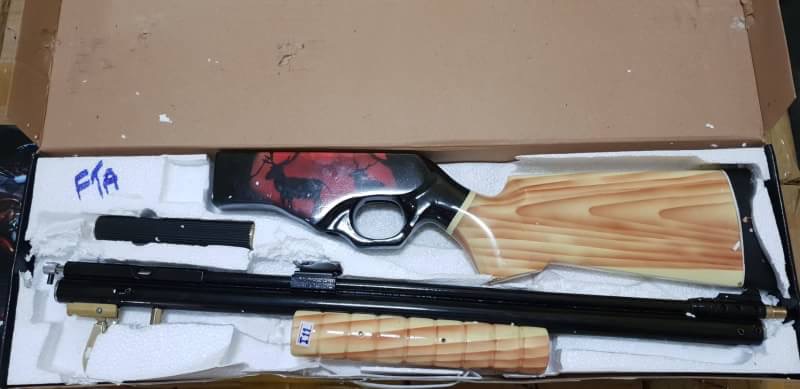 อัดลมปั๊มอินโดหม้อโตSharp River Side Pump Air Rifle เบอร์2 ✔Made in Indo ✔Weight 2.20kg ✔ไกปืนทองเหลือง ✔Barrel ลำ 12 เกลียว ✔ความแรงลูก 600+Fps. ✔ระบบอัดลมโยกปั๊ม 3-9 ครั้ง ✔ระยะหวังผล 25-35m.ไกล 50m. ความ