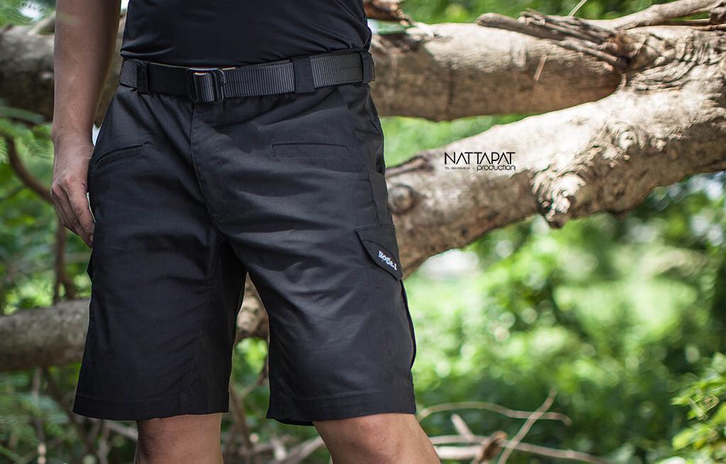 New.กางเกง Tactical (ขาสั้น) โครงสร้างผ้าริบสต็อบ (ผ้าตาข่าย) กันน้ำ ผสมด้วยผ้าสเปนเด็กส์มีความยืดหยุ่น ใส่สบาย ตัวผ้าเป็นใยทอพิเศษ ระบายความร้อนได้ดี เนื้อผ้าแห้งเร็ว มีกระป๋องใส่อุปกรณ์รอบด้าน มี 3 สี สีดำ / สีทราย / สีกรม Size 28 - 40