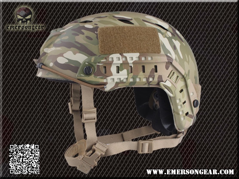 หมวกฟาสกระจก สีพื้น 1,500 สีพราง 1,700 บาท