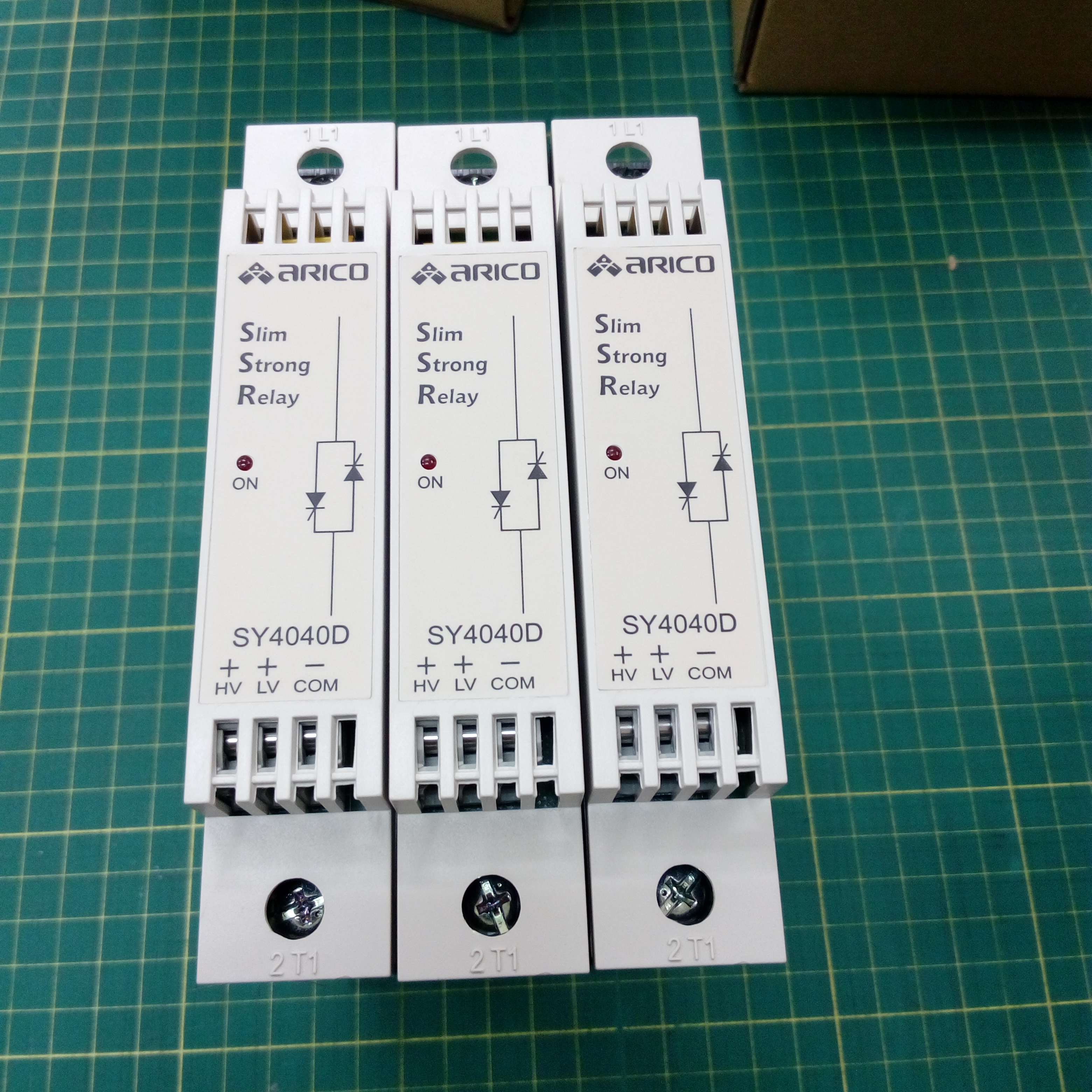 โซลิดสเตท SOLID STATE RELAY ARICO SY4040D ทนกระแส 40A 380V