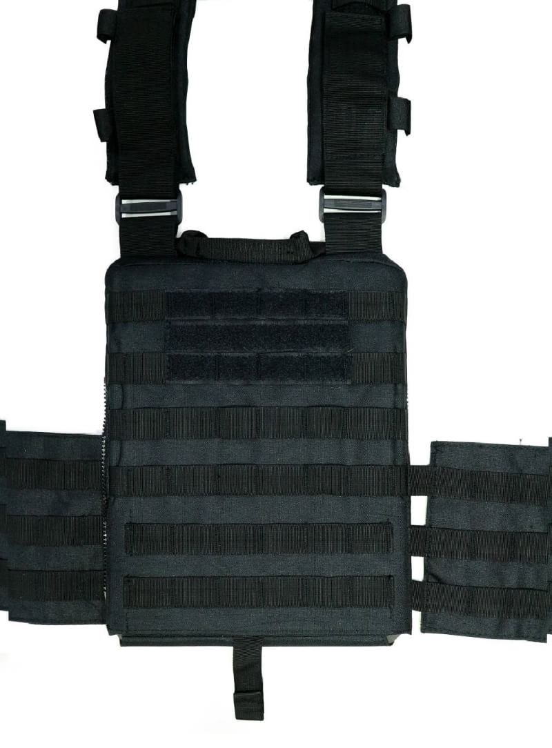 New.APC Vest เสื้อ APC vest ผลิตจากผ้า Nylon 600D มีช่องใส่แม็กกาซีน M4 ได้ 3 ช่อง มีซ่องใส่แม็กกาซีนปืนสั้นได้ 3 ช่อง แถมกระเป๋าใบเล็ก 1 ใบ พร้อม ซองใส่วิทยุสื่อสาร อีก 1 ใบ สามารถถอดชุดใส่แม็กกาซีนได้ สีดำ ราคาพิเศษ 1,800 บาท