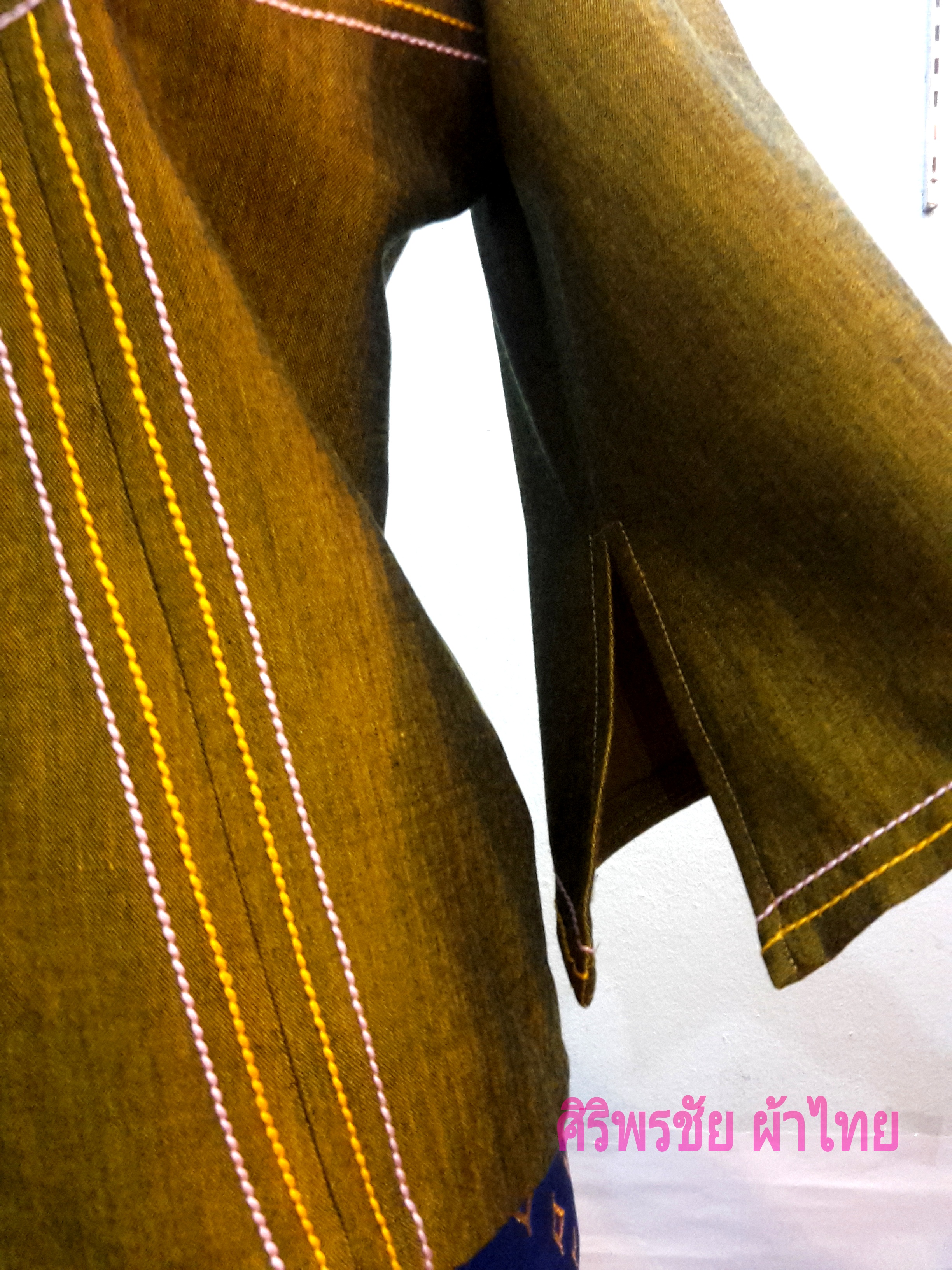 เสื้อผ้าฝ้ายแท้สีไพรเหลือบทอง เสื้อผ้าฝ้ายสไตน์เกาหลีสีไพรเหลือบทองปักเส้นไหม เสื้อทำงานผ้าไทย เสื้อผ้าฝ้ายสไตน์หรู ไพรเหลือบทอง L